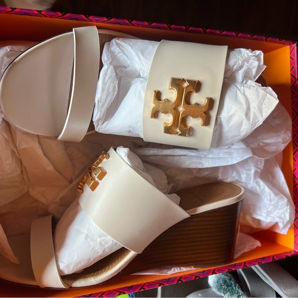BRAND NEW Tory Burch Wedges - Picture 3 of 6